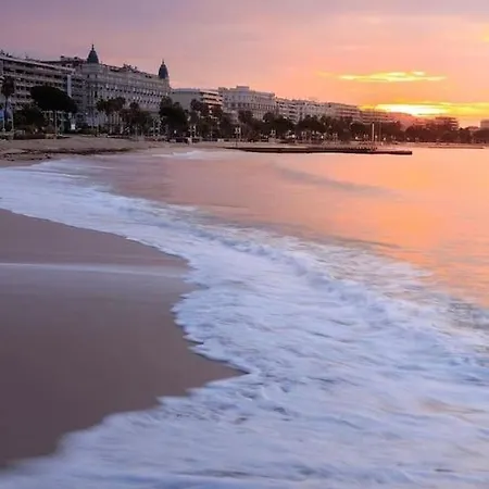 Superbe Studio Proche Palais Et Plages A Pieds דירה *